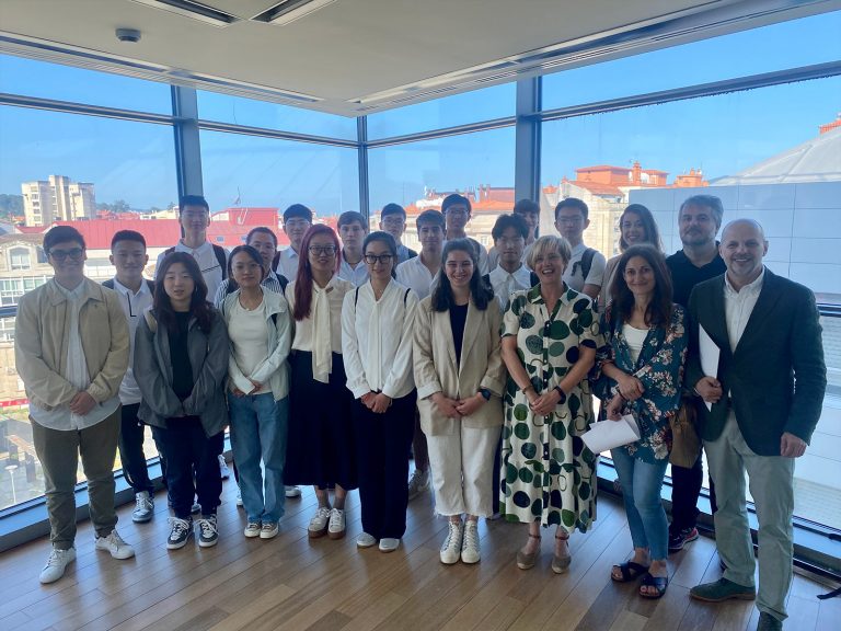 Estudiantes DARI de la UIE