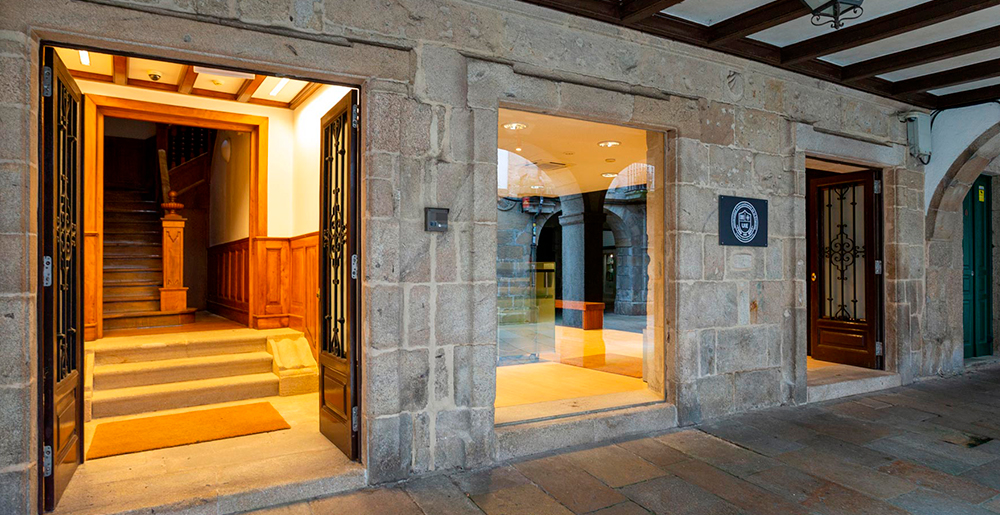 Sede institucional UIE en Santiago de Compostela