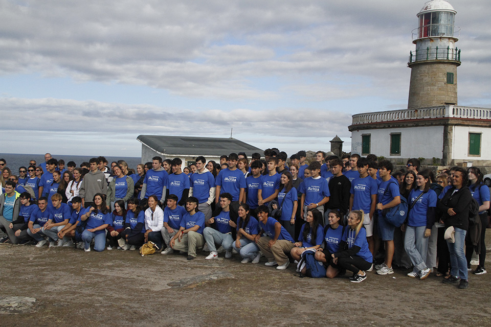 Acción de voluntariado UIE en Corrubedo