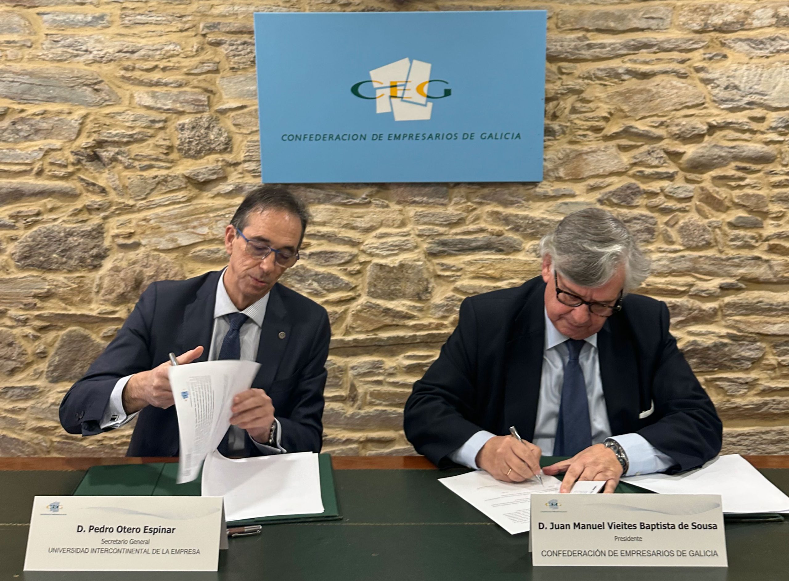 Firma convenio UIE y CEG